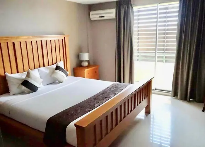 Paholyothin Park Place 3*